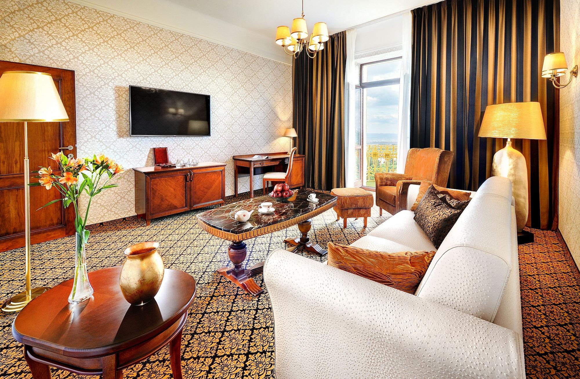 Grand Hotel Praha タトランスカ・ ロムニツァ エクステリア 写真