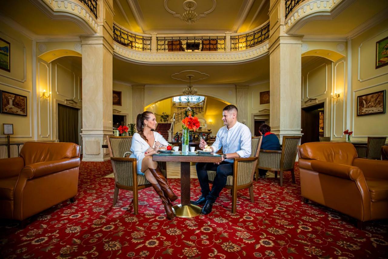 Grand Hotel Praha タトランスカ・ ロムニツァ エクステリア 写真